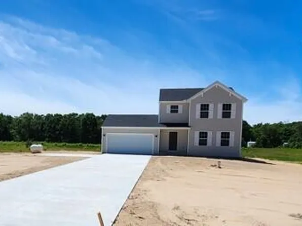 8035 Carlton Creek Ln, Rothbury, MI 49452