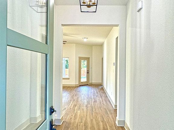 3rd image of 224 Hazelwood Dr