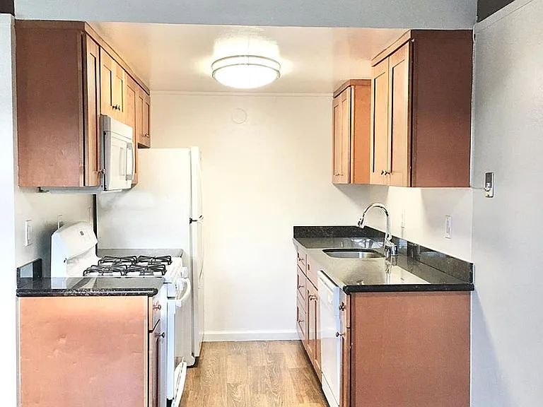 52 East 41st Place — Photo 18