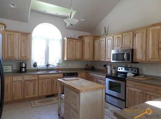 3207 Nicklaus Dr, Rapid City, SD 57702