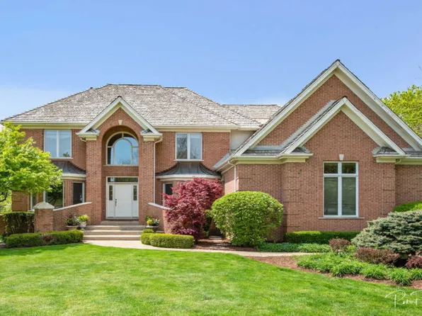 25484 N Countryside Ct, Lake Barrington, IL 60010