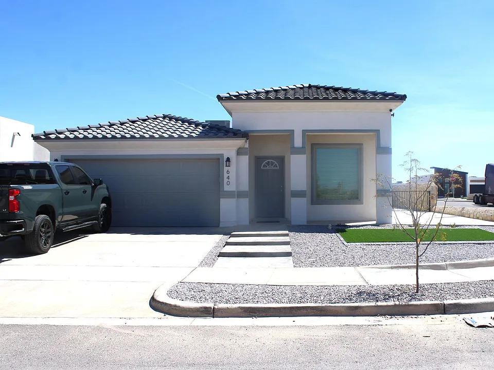 640 Paseo Dulce Ave