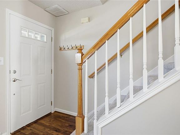 3rd image of 302 Carrington Ln