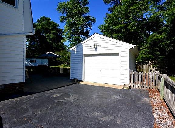 2nd image of 3107 Warren Ct