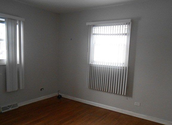 5th image of 14837 Richmond Ave