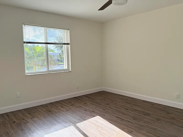 1340 NW 18th Ave #202 — Photo 11