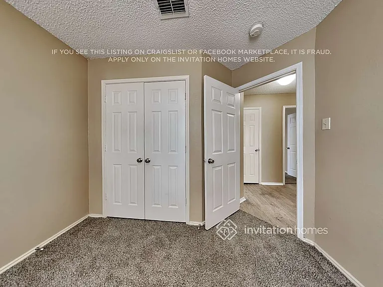 2060 Camelot Dr — Photo 13