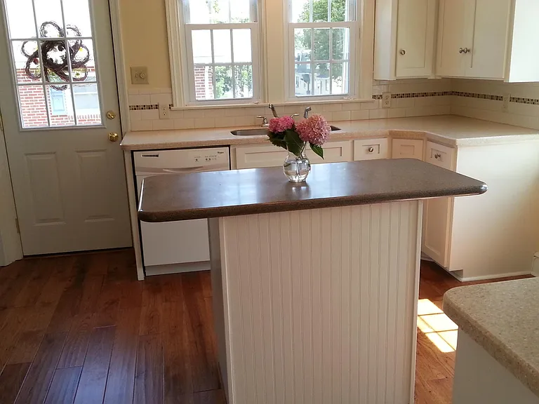 225 E Lincoln Ave — Photo 4