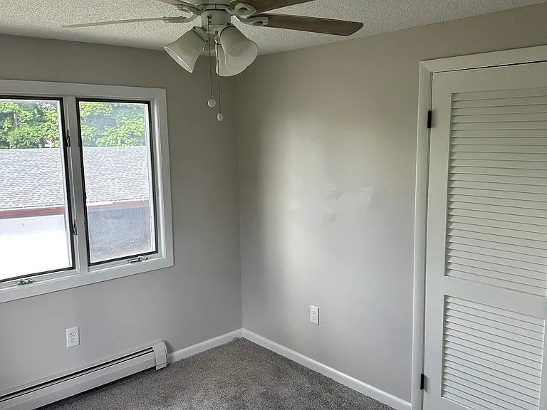 48 Hemlock St #4 — Photo 11