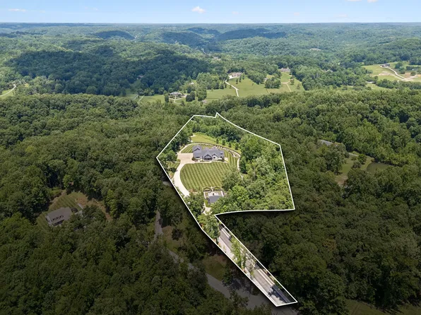 249 High Cliff Dr, Hendersonville, TN 37075
