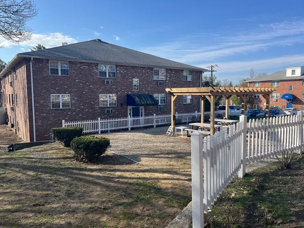 234 Low St APT 21, Newburyport, MA 01950