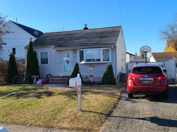 324 Lincoln Ave, Elmwood Park, NJ 07407