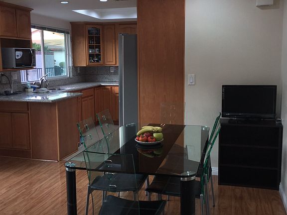 5th image of 8153 Lake Knoll Dr