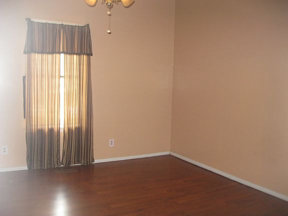 4th image of 704 N 20th St
