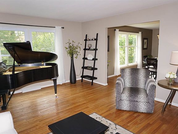 4th image of 6071 Cranbrook Ln