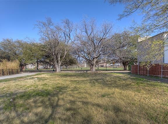 2nd image of 304 Wimberly St