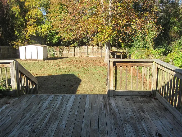 111 Luke Ct — Photo 11