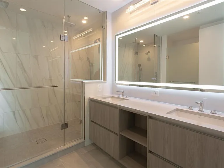 400 Central Ave #1806 — Photo 11