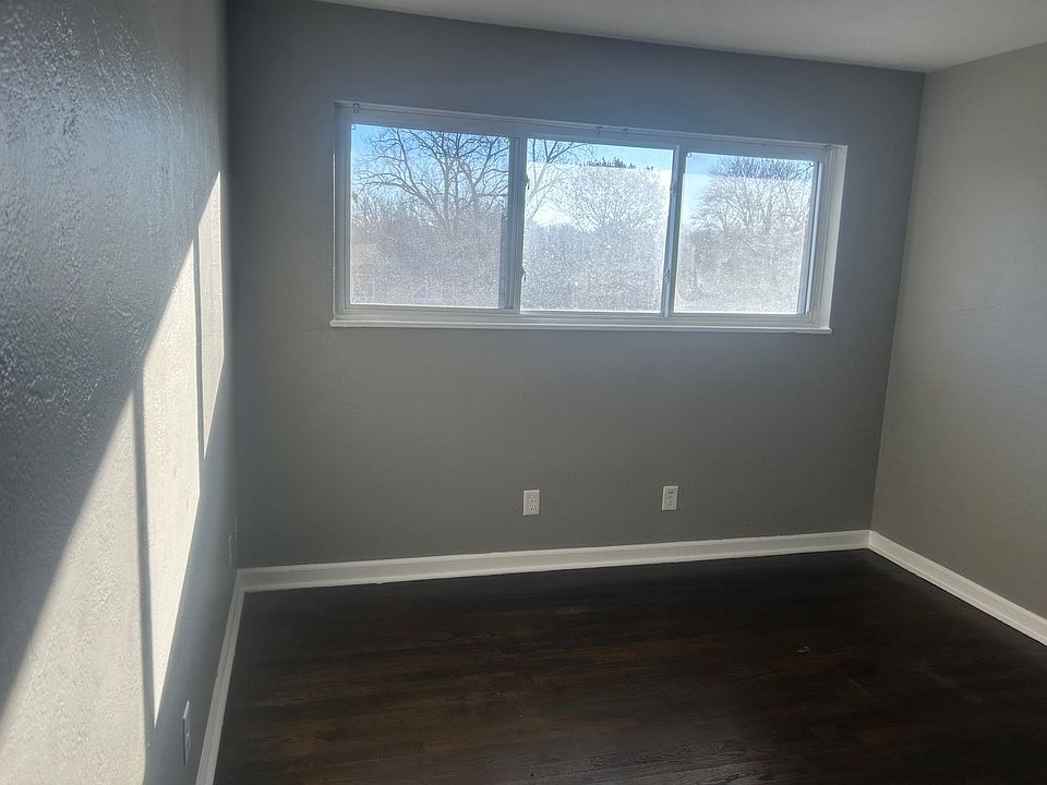 1st image of 1020 Forest Ct APT 13