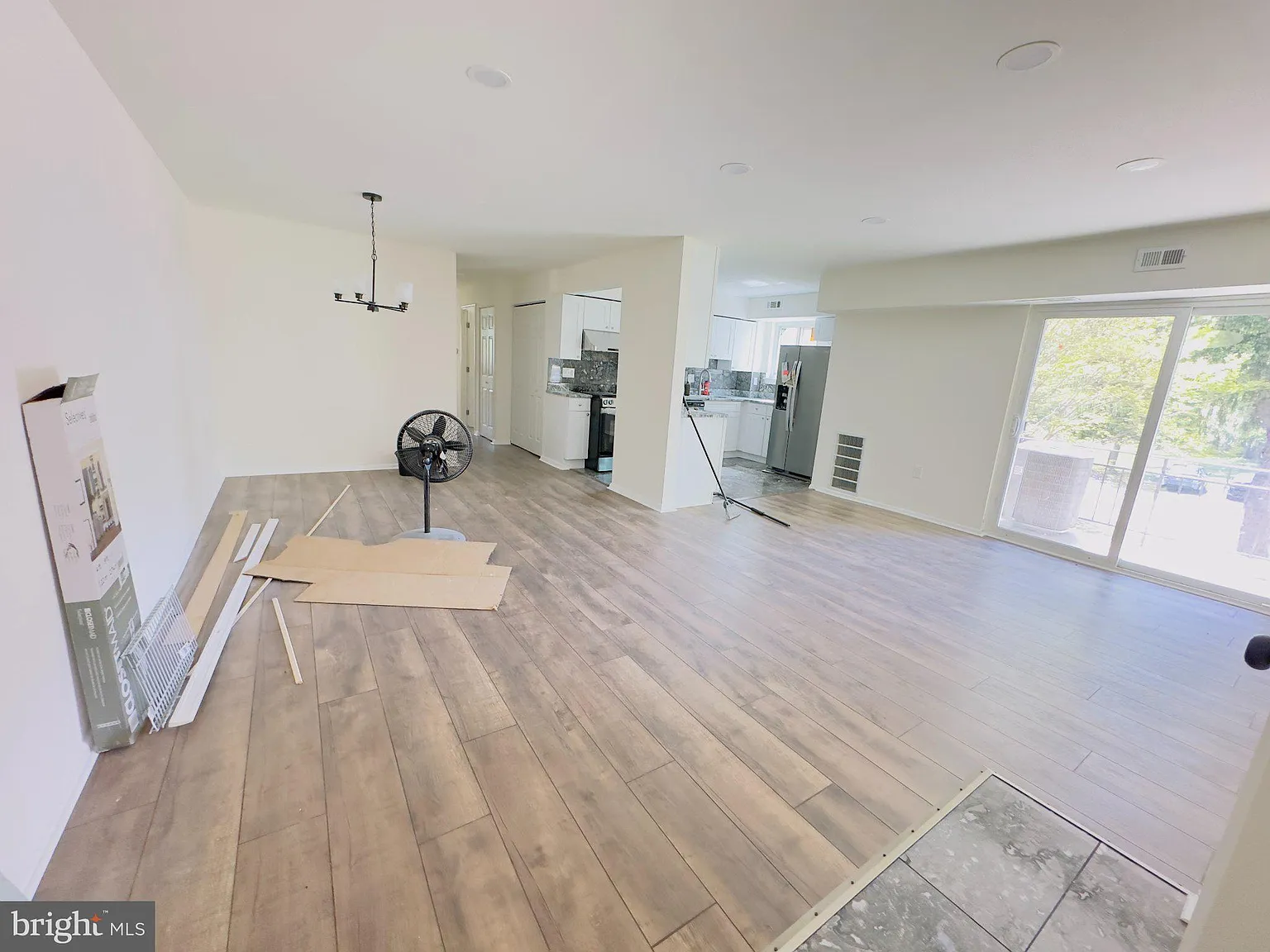 3 bed, 2.0 bath, 1161 sqft, $2,600 — Photo 3