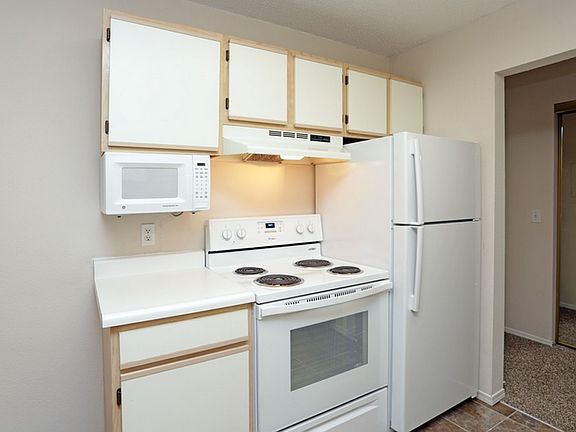 5th image of 1402 S Marion Rd #1305