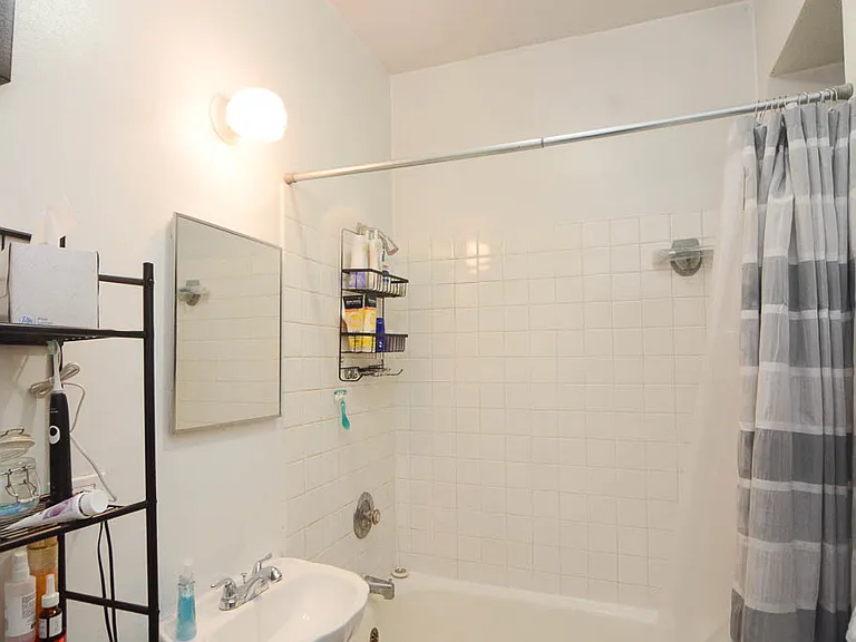 1929 W Crystal St #2A — Photo 18