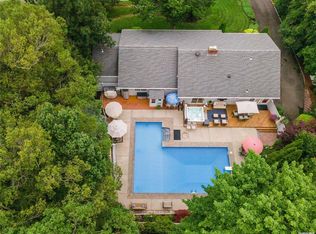 102 Linda Ln W, Riverhead, NY 11901