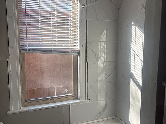 3rd image of 16 Lynwood Ave APT 1