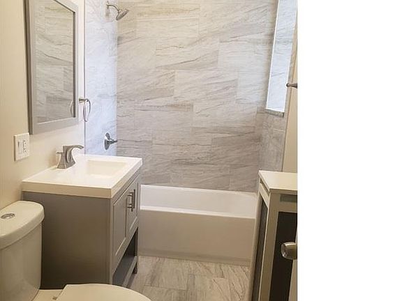 3rd image of 7619 S Yates Blvd #2MC