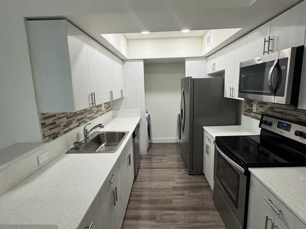 17000 N Bay Rd, North Miami Beach, FL