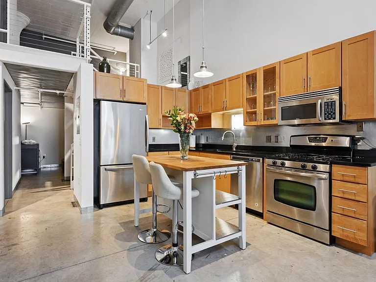 250 Park Ave #712 — Photo 4