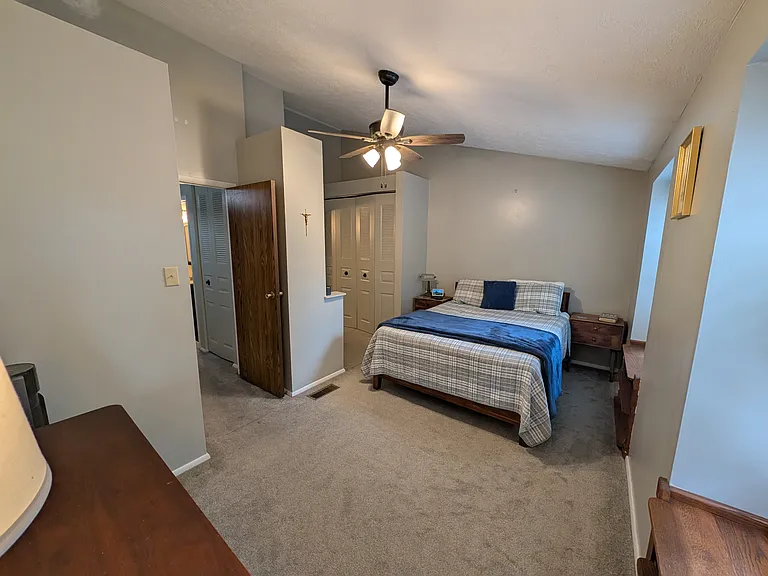 136 Saxonwald Ln — Photo 8