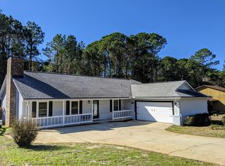 805 Ridgewood Cv W, Niceville, FL 32578