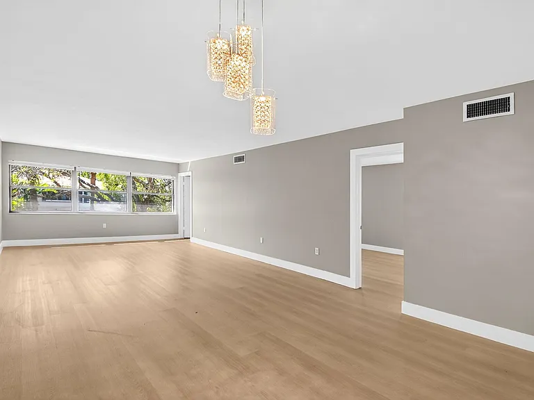 2018 SW 29th Ct #642 — Photo 11