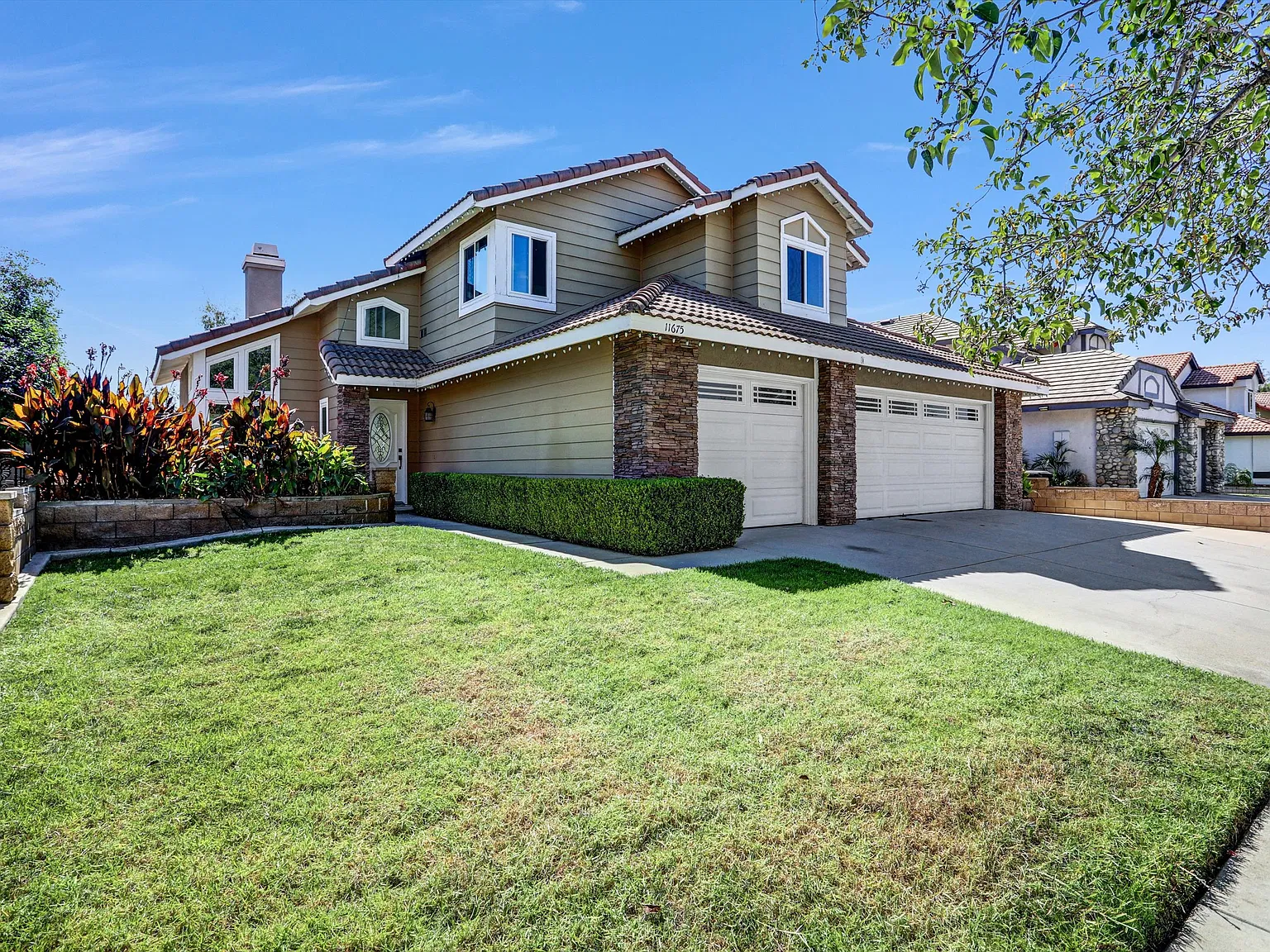 3 bed, 2.5 bath, 1542 sqft, $3,500 — Photo 2