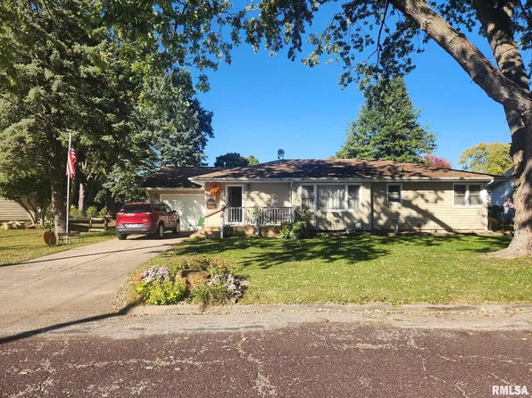 1106 Bobby Ave, Macomb, IL 61455