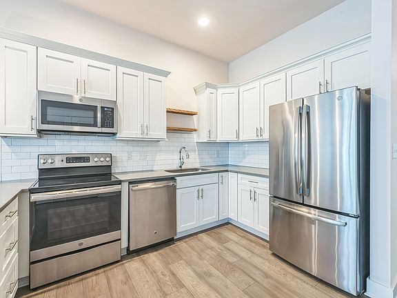 2nd image of 935 McAlway Rd #304