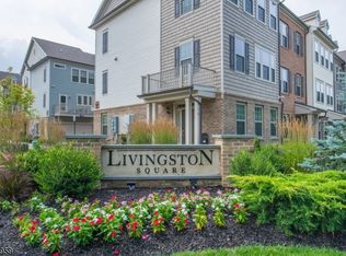 1 Braeburn Ct, Livingston, NJ 07039