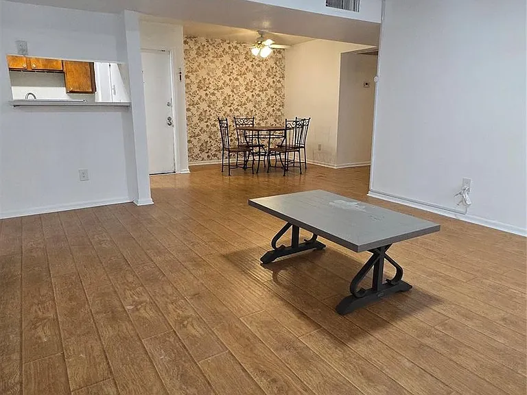 8427 Hearth Dr #4 — Photo 4