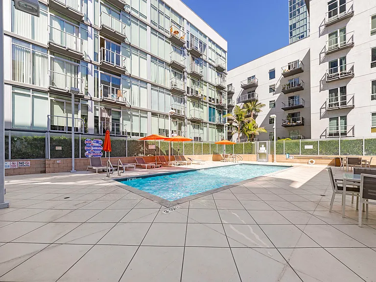645 W 9th St #303 — Photo 21