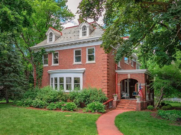 8000 Warren AVENUE, Wauwatosa, WI 53213