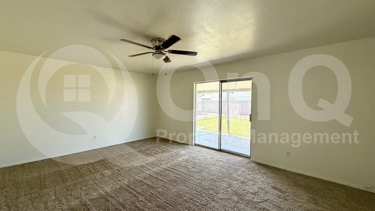 3 bed, 1.5 bath, 1400 sqft, $1,995 — Photo 3