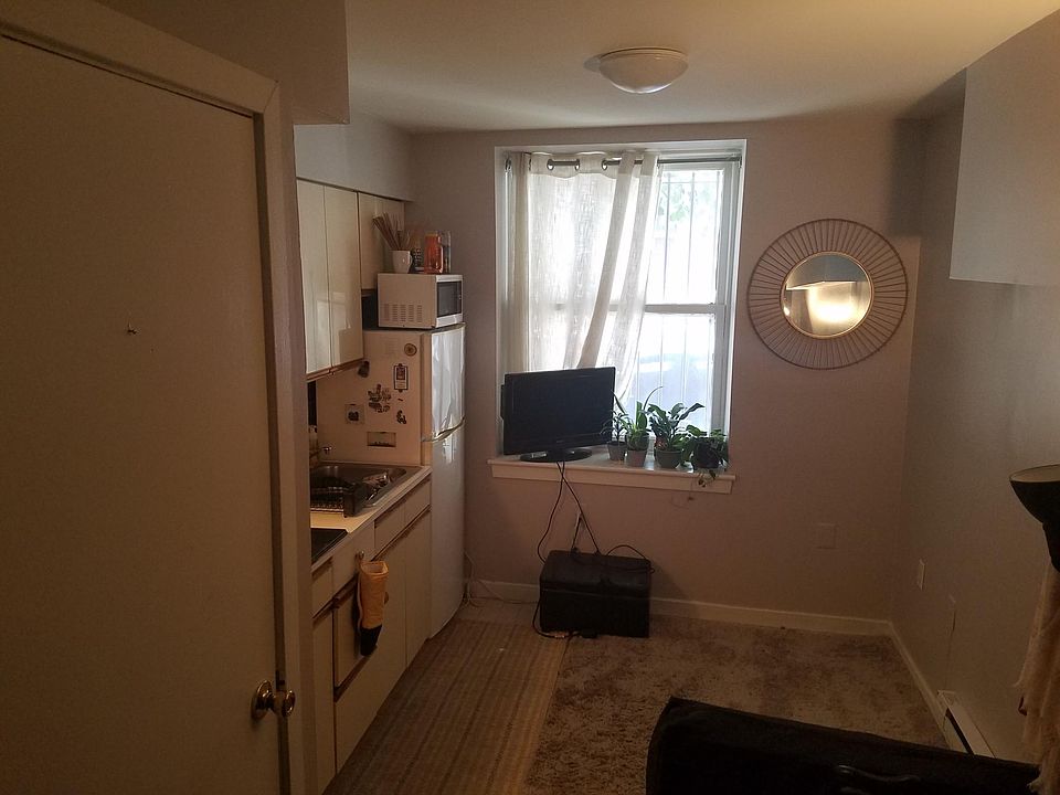 1st image of 1537 Bainbridge St