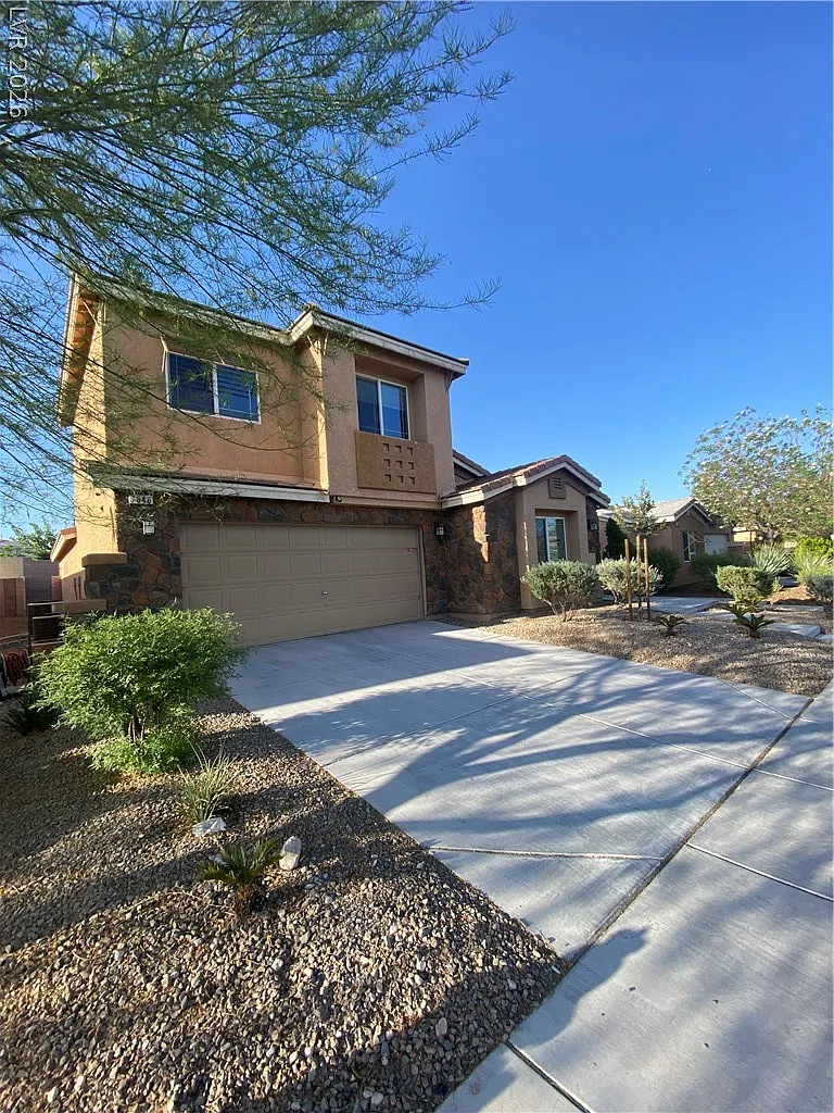 3 bed, 2.5 bath, 2312 sqft, $2,395 — Photo 1