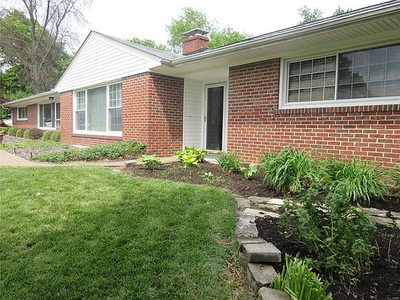 2nd image of 22 Lake Pembroke Dr