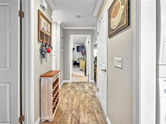 4th image of 2032 E Bermuda St Unit 201