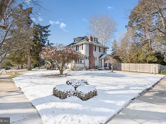 3rd image of 600 Beech Ave