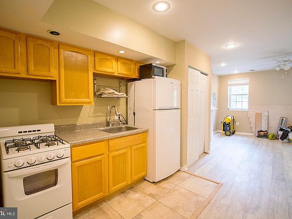 4th image of 909 S 21st St #2F