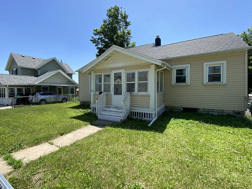 1055 4th Ave