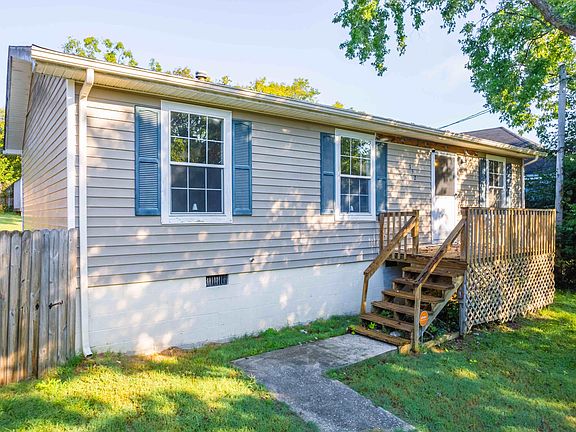 2nd image of 752 Hillcrest Ave